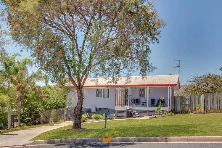 19 Pike Cres, Toolooa QLD 4680