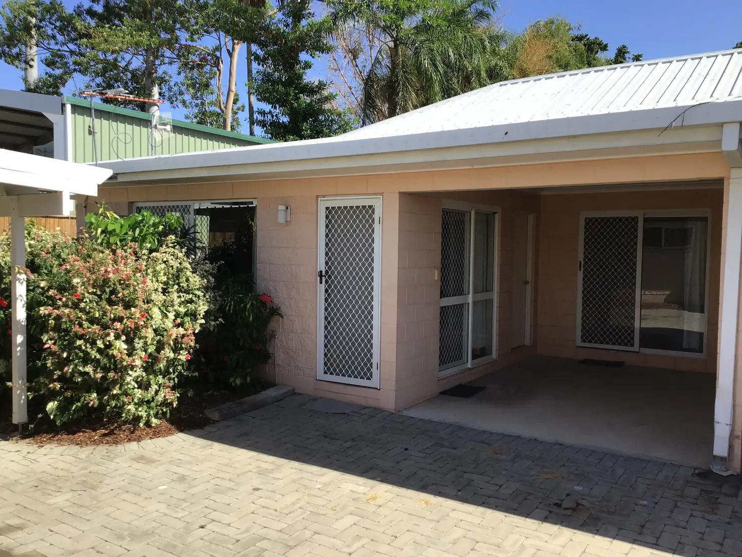 Main view of Homely unit listing, Unit 4/42 Surrey St, Hyde Park QLD 4812