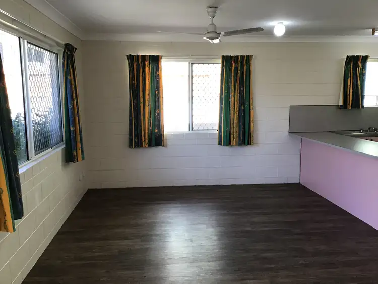 Second view of Homely unit listing, Unit 4/42 Surrey St, Hyde Park QLD 4812