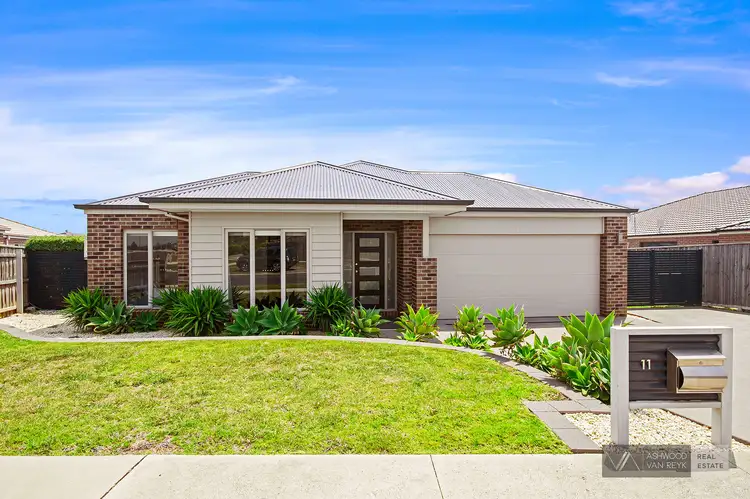 11 Len Cook Dr, Eastwood VIC 3875
