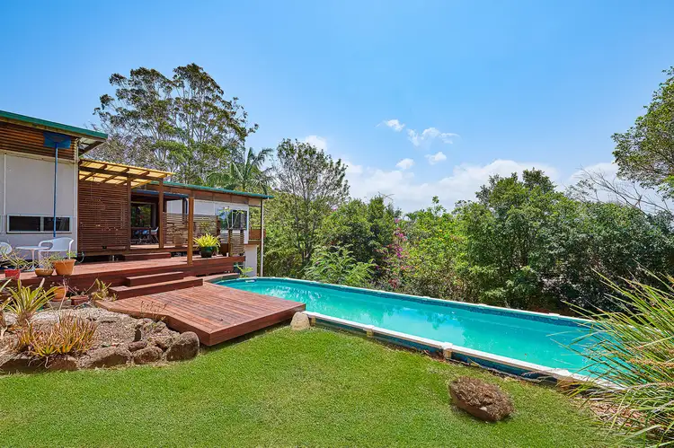33 Warrambool Rd, Ocean Shores NSW 2483