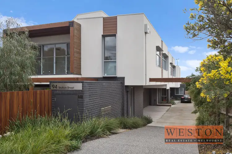 Town House 2/94 Station St, Aspendale VIC 3195