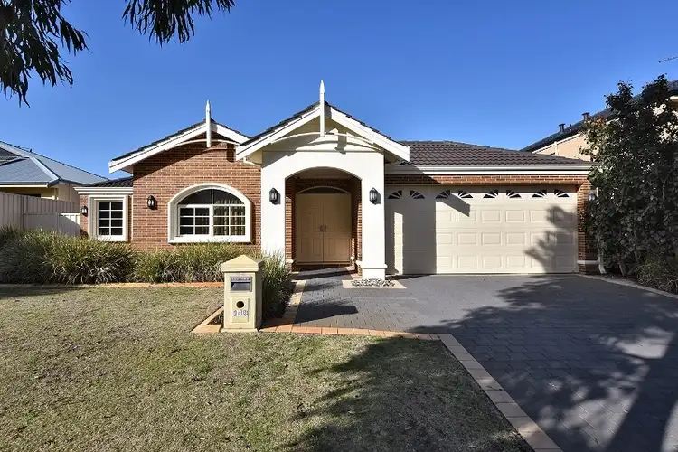 148 Golf Links Drive, Carramar WA 6031
