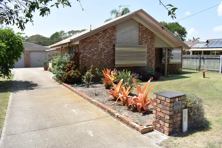 24 William St, Urangan QLD 4655