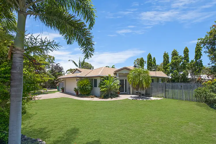 9 Hickory Ct, Bushland Beach QLD 4818