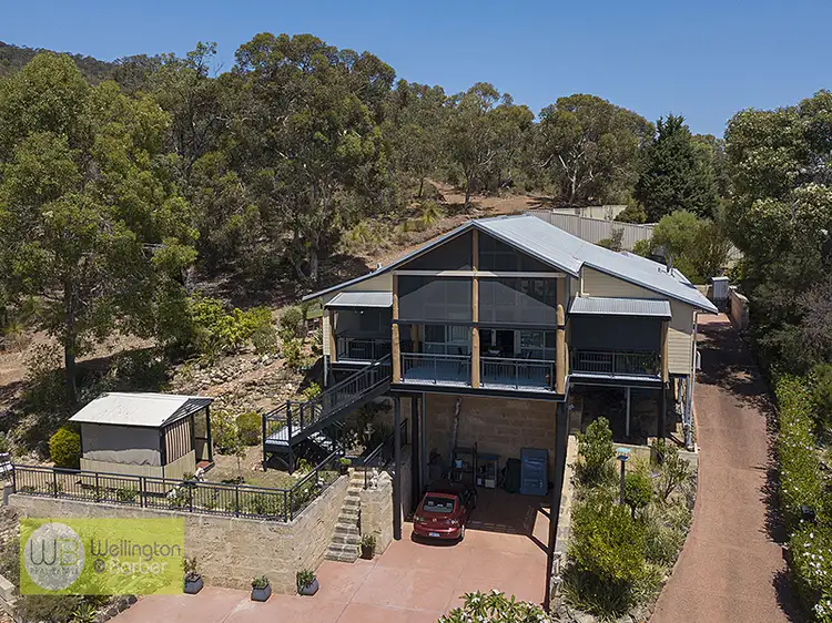 8 Mundanup Cl, Kelmscott WA 6111