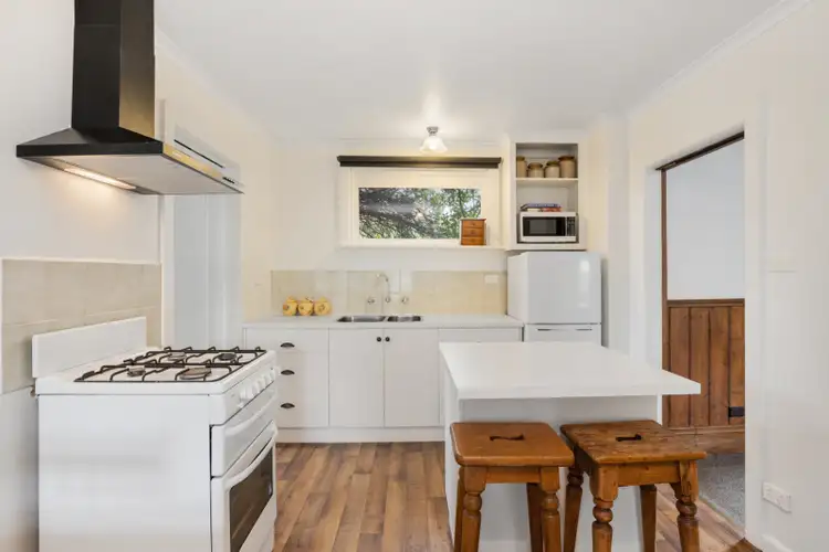 Fifth view of Homely house listing, 402 Eaglehawk Rd, Eaglehawk VIC 3556