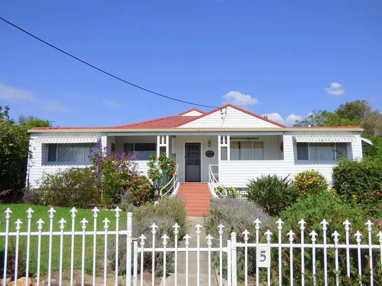 5 Hosies Rd, Eden NSW 2551