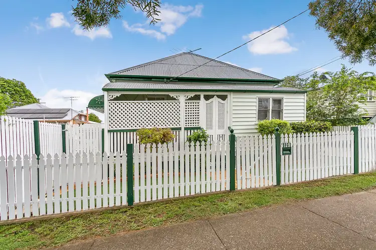 1/129 South Station Rd, Silkstone QLD 4304