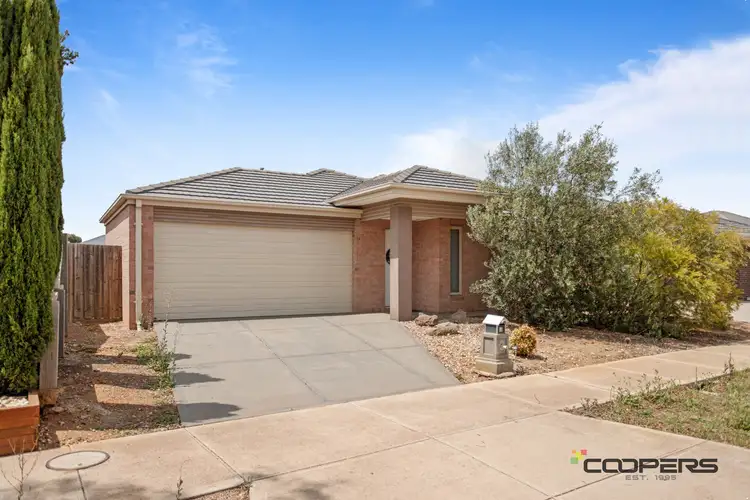 26 Hollybrook St, Melton South VIC 3338