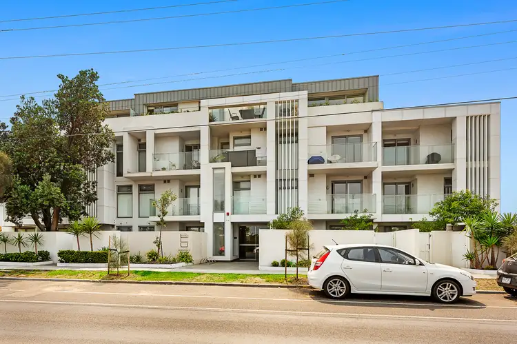 Penthouse 302/195 Station St, Edithvale VIC 3196