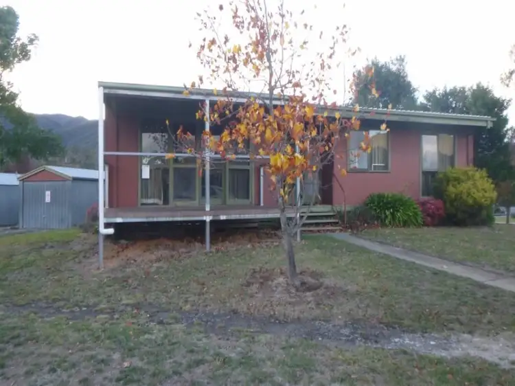 18 Eustace Street, Dartmouth VIC 3701