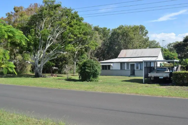 32 Harbour Esplanade, Burnett Heads QLD 4670