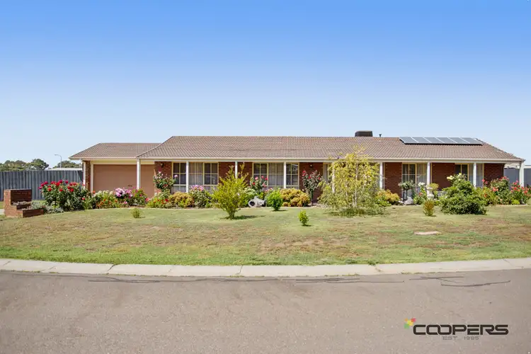 5 Kimburra Ct, Kurunjang VIC 3337