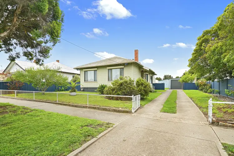 10 Mcadam St, Maffra VIC 3860