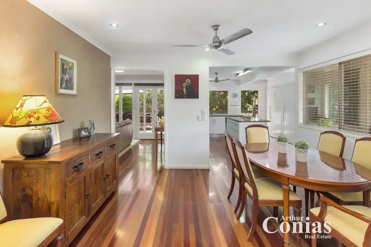 128 Burbong St, Chapel Hill QLD 4069