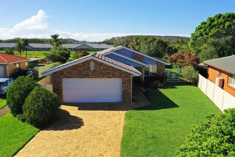 6 Tandara Pl, Forster NSW 2428