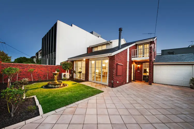 2 Normanby St, Brighton VIC 3186