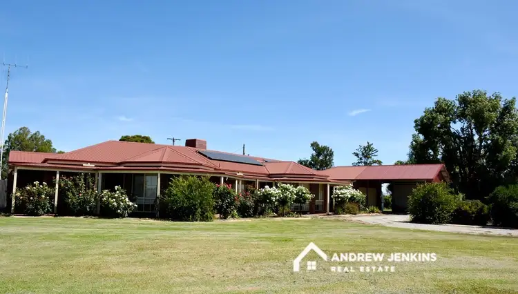 14 Crosbies Rd, Finley NSW 2713