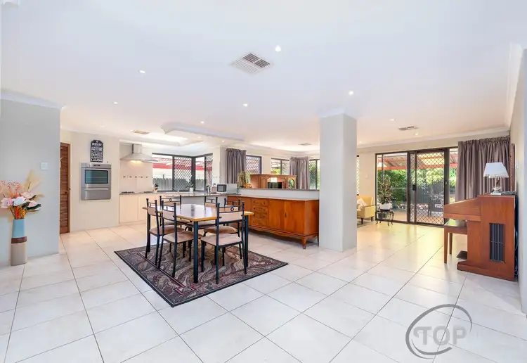 Sixth view of Homely house listing, 10 Saffron Court, Riverton WA 6148
