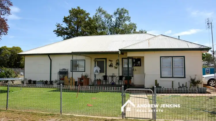 8 Atkinson St, Finley NSW 2713