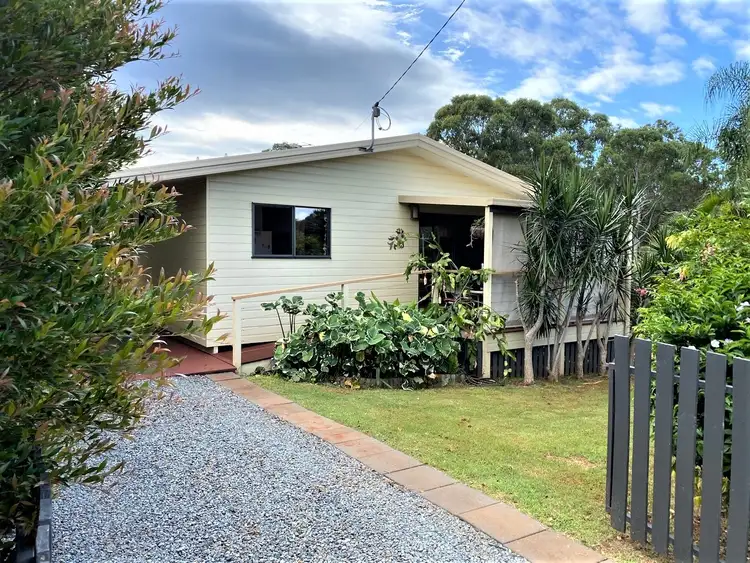 17 Coffea St, Macleay Island QLD 4184