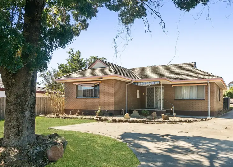 24 Retreat Rd, Flora Hill VIC 3550