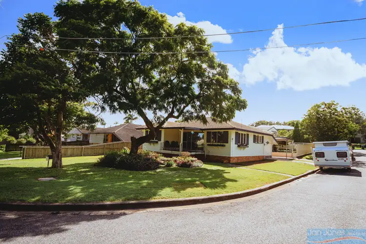 7 Newport St, Brighton QLD 4017