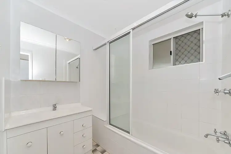 Fourth view of Homely house listing, 4 Alexander Ct, Rasmussen QLD 4815