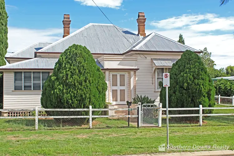 74 Wood St, Warwick QLD 4370
