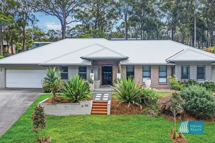 8 Lamington Dr, Eleebana NSW 2282