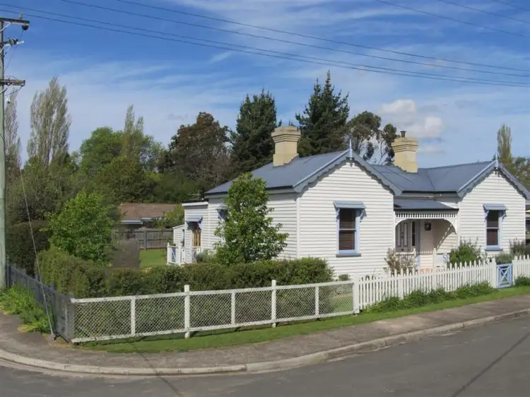 6 Railway St, Deloraine TAS 7304