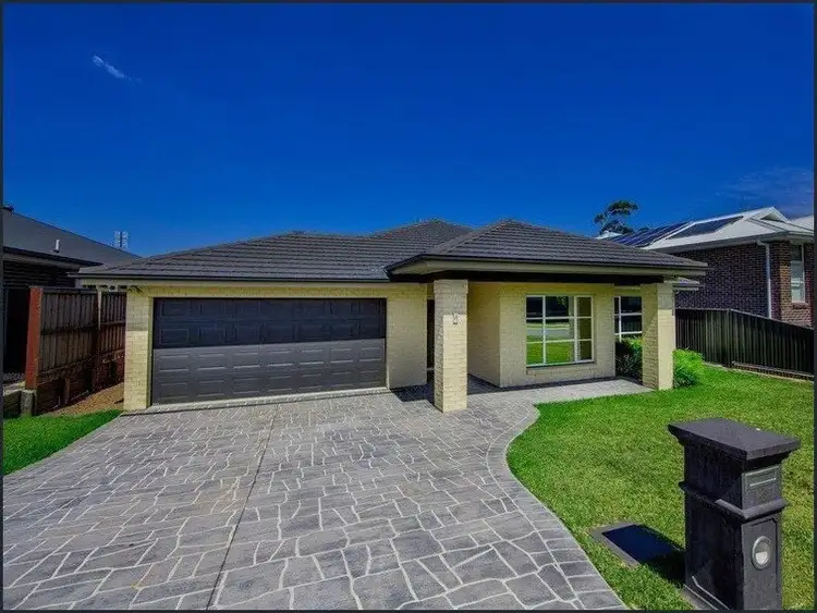 4 Piroma St, Fletcher NSW 2287