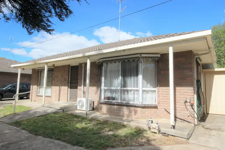 Unit 2/30 Burnbank St, Lake Wendouree VIC 3350