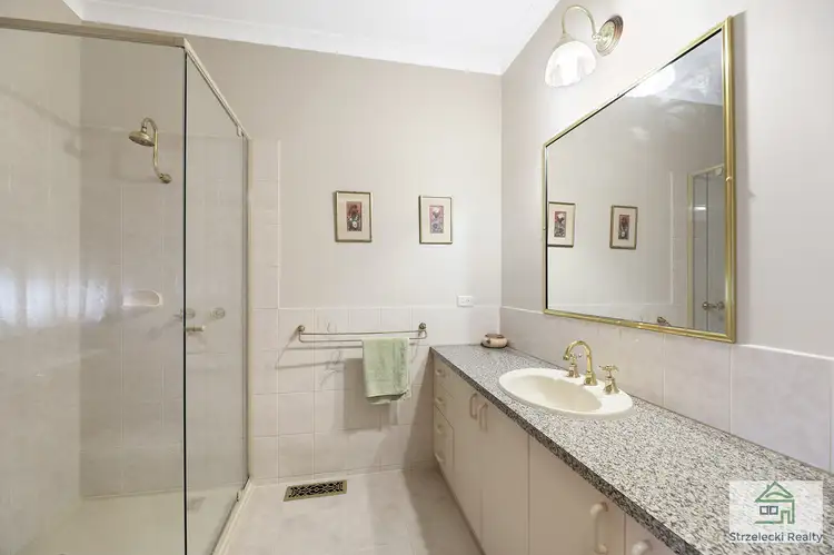 Fifth view of Homely house listing, 4 Holland Ct, Trafalgar VIC 3824