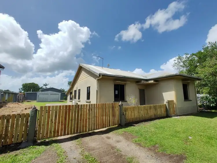 7 Edward St, Silkwood QLD 4856