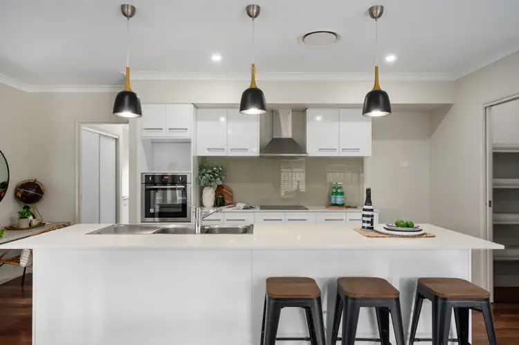 Second view of Homely house listing, 7 Yellena Rd, Fletcher NSW 2287