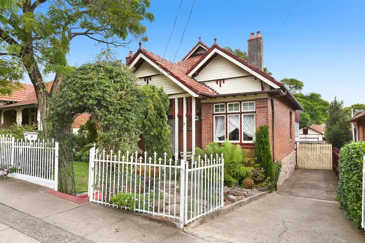 9 Marion St
