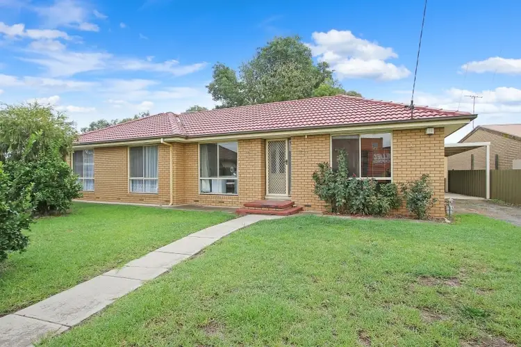 3 Mac Trebley Pl, Culcairn NSW 2660