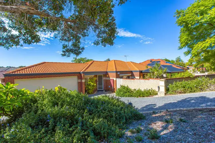 Unit 3/2 Yeovil Cres, Bicton WA 6157