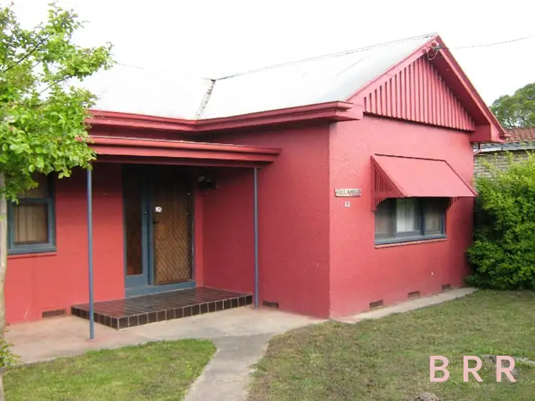 22 Holloway St