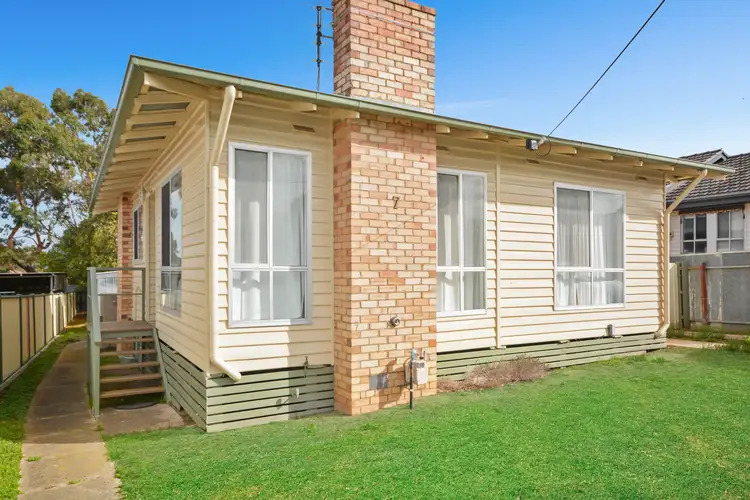 7 Oliver Ave, Stawell VIC 3380