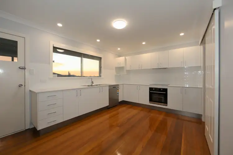 Fourth view of Homely house listing, 28 Cresthaven Drive, Mansfield QLD 4122