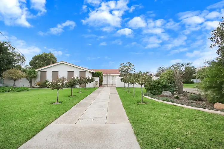 16 Gordon St, Culcairn NSW 2660