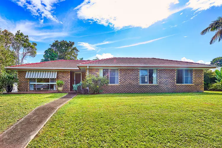 2 Binya Pl, Ocean Shores NSW 2483