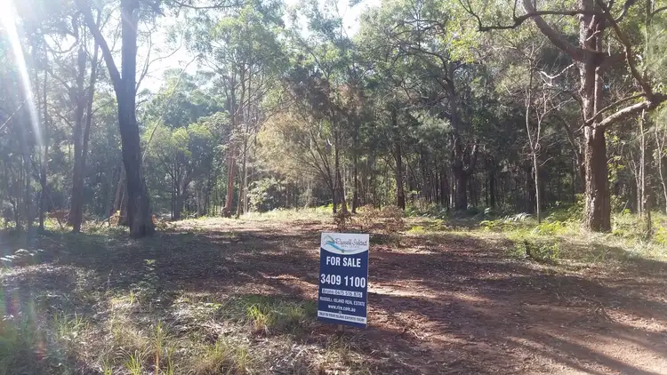 37 Waikiki Beach Rd, Russell Island QLD 4184