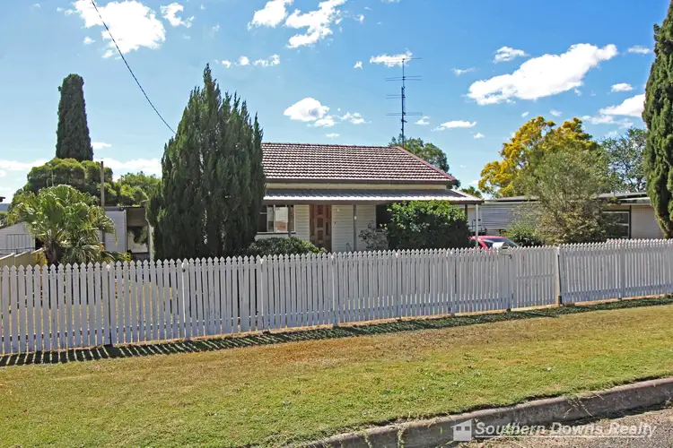 5 Clowes Crescent, Warwick QLD 4370