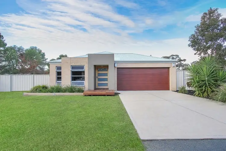 17 Jacob St, Burrumbuttock NSW 2642