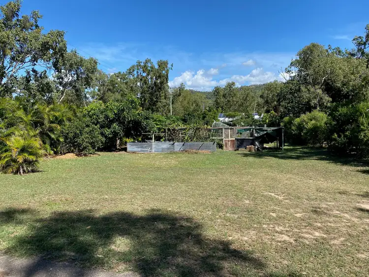 16 Grace St, Nelly Bay QLD 4819
