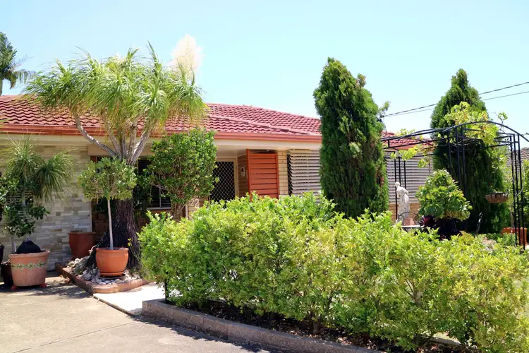 22 Paradise Ct, Clontarf QLD 4019